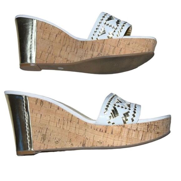 Marc Fisher White / Gold Metallic Woven Leather Cork Wedge Heels Sandals 9.5 - Picture 2 of 5